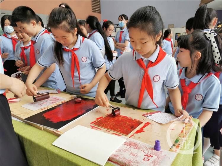 男朋友在朋友圈秀恩爱，你会介意吗？游戏画面