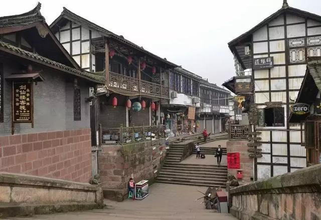 李冰冰眼光有多绝?周也娜扎颜值远超同龄花